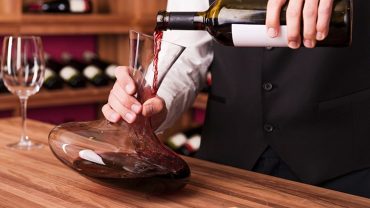 Art and Science Behind Using a Wine Decanter