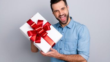choosing fun gift for men