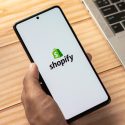 Distinguishing Shopify and Tailored Websites