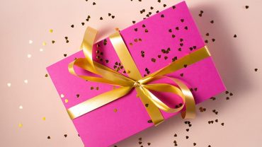 gift ideas to make woman feel loved